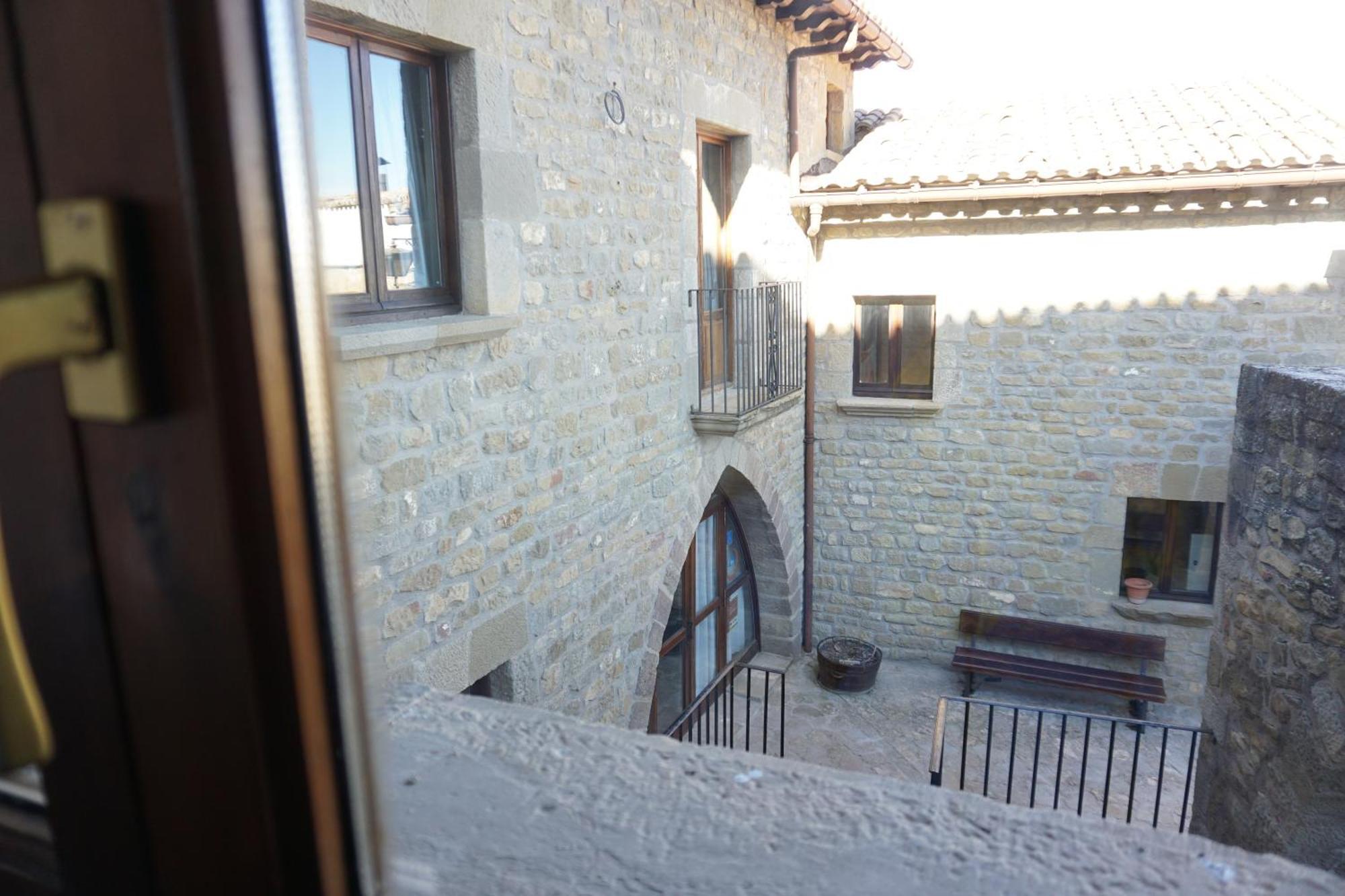 Albergue De Sos del Rey Católico Exteriör bild